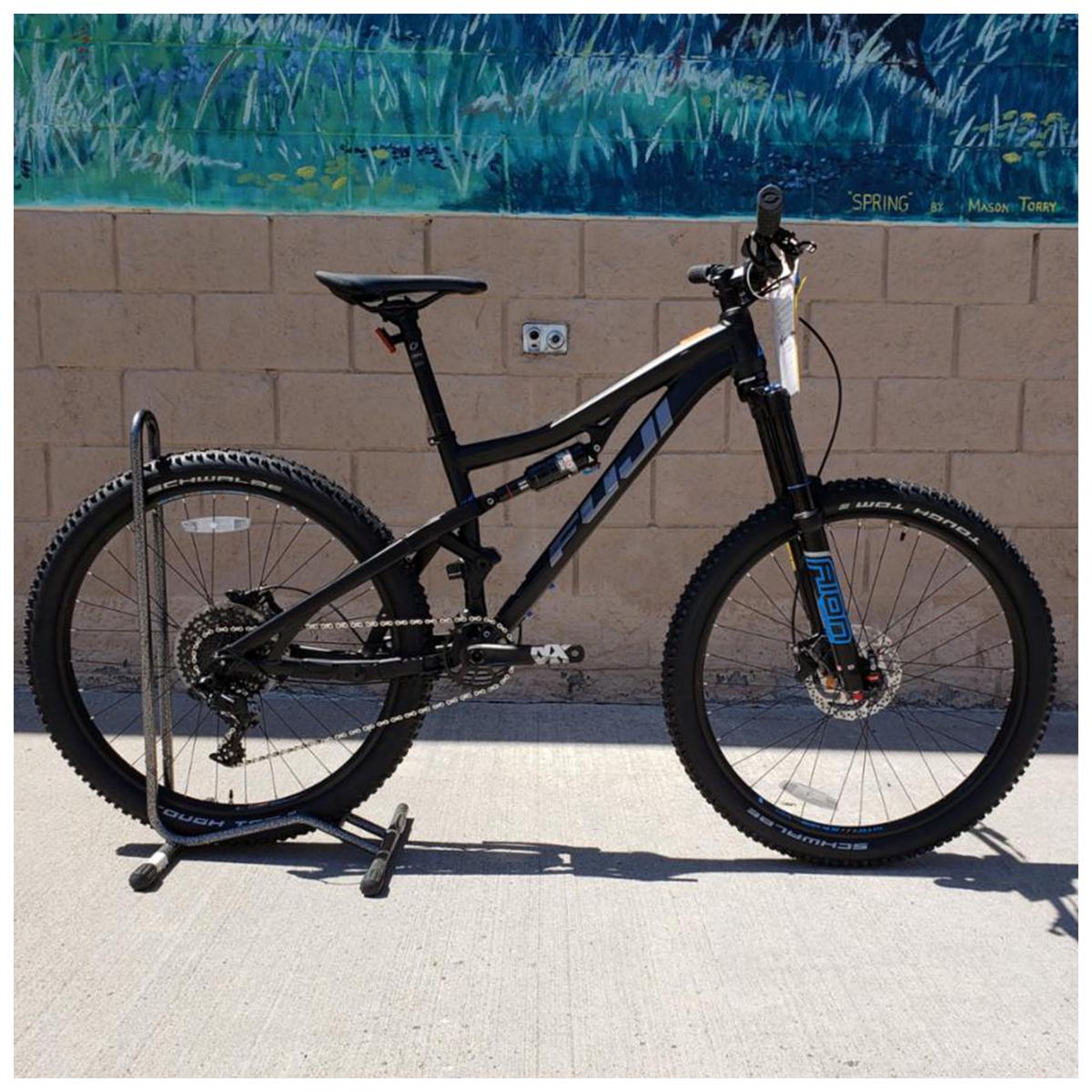 2018 Fuji Auric Demo Mountain Bike Size 15