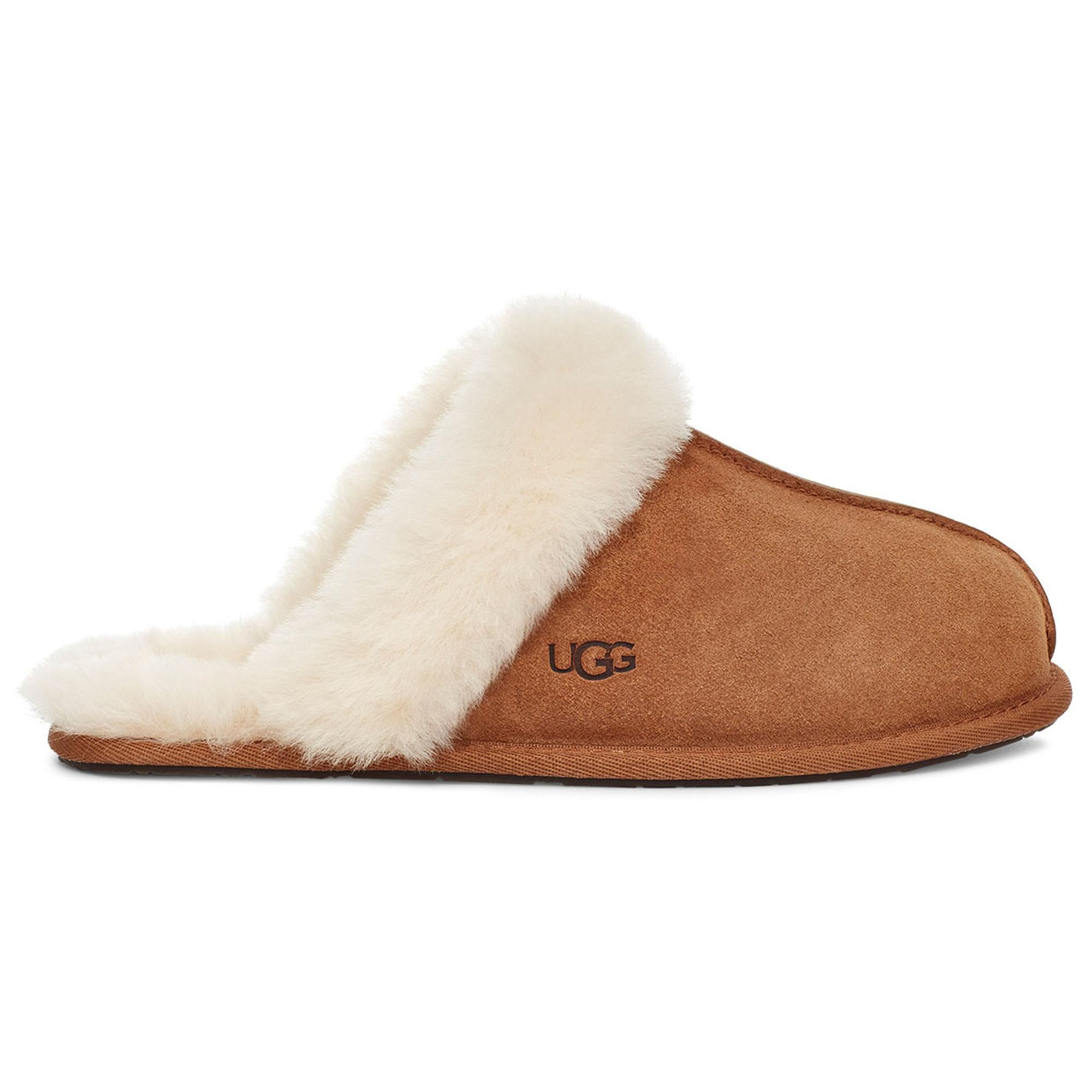 UGG ウィメンズ ライズ スカフ（sand）