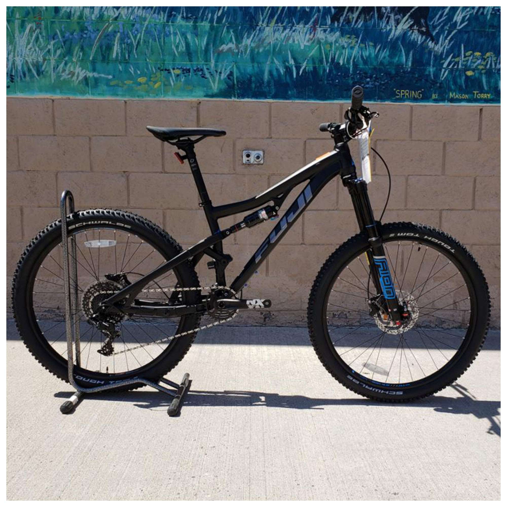 2018 Fuji Auric 27.5 3.6 Demo Mountain Bike