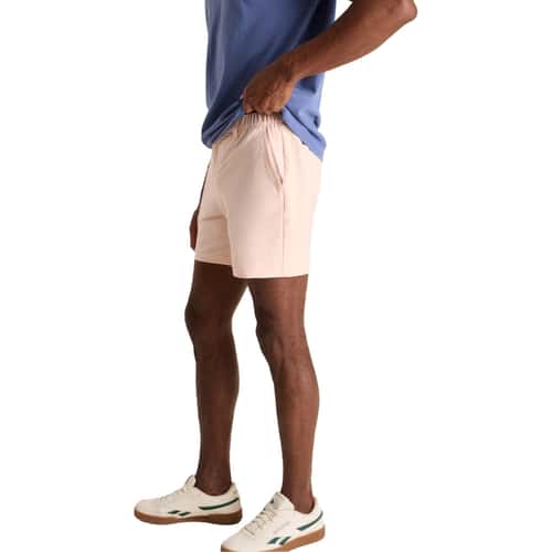 Chubbies Men's Peach Fuzzes 6" Lined Everywear Performance Shorts" alt image view 2