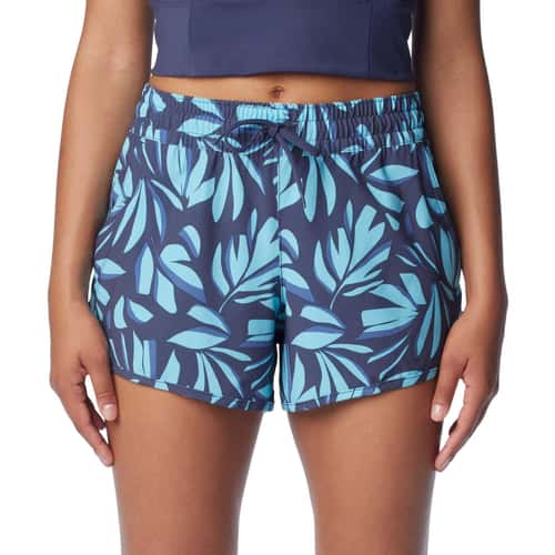 Columbia Women's Bogata Bay Stretch Printed Shorts alt image view 3