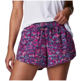 Columbia Women's Bogata Bay™ Stretch Printed Shorts