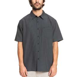 Quiksilver Men's Waterman Centinela Premium Anti-Wrinkle Short Sleeve Shirt