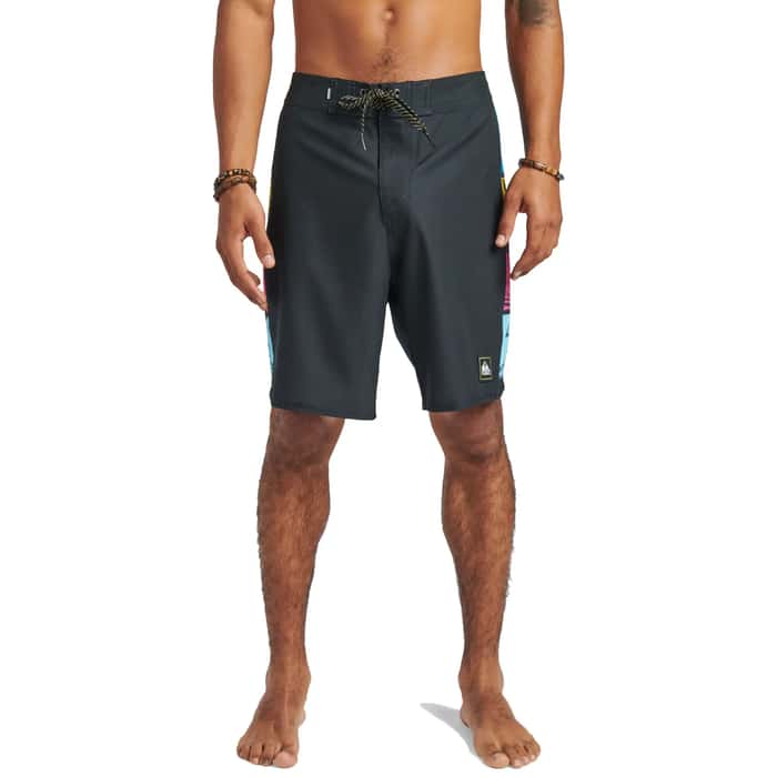 Quiksilver Men's X Peanuts Arch SurfSilk 18" Boardshorts