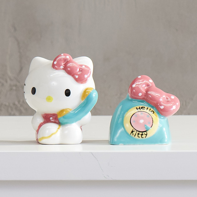 Hello Kitty Phone A Friend Salt and Pepper Shakers