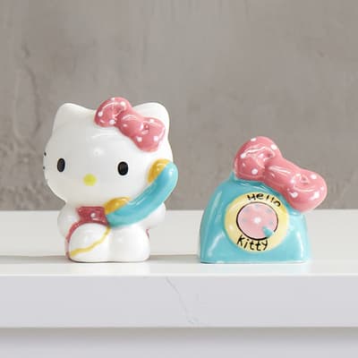 Hello Kitty Phone A Friend Salt and Pepper Set