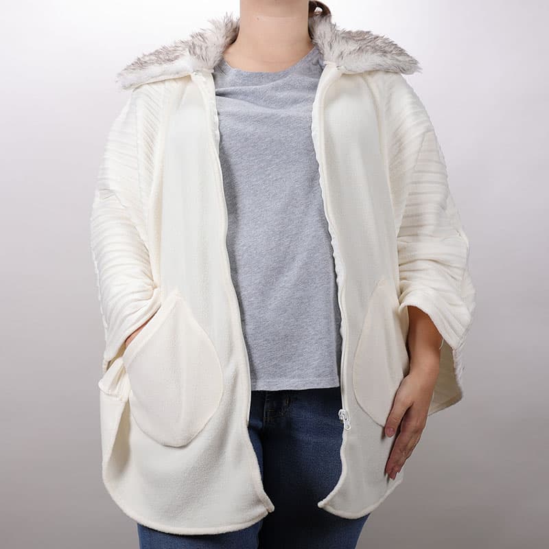 ワンピース holiday white fur scallop cape set kate spade new york Scallop V-Neck One Piece Swimsuit