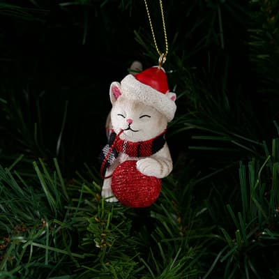 Cat with Yarn Ornament