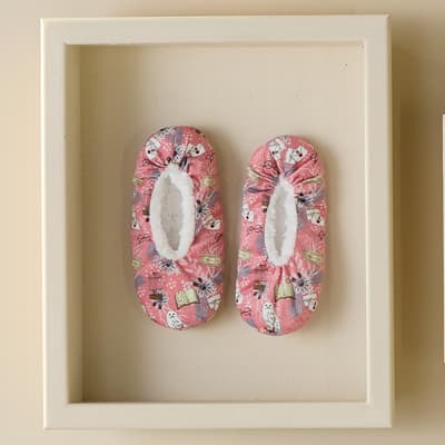 Pink Hedwig Print Slippers