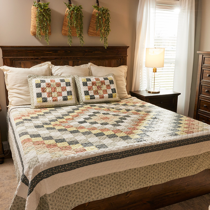 Helen Pieced Quilt Queen Cracker Barrel