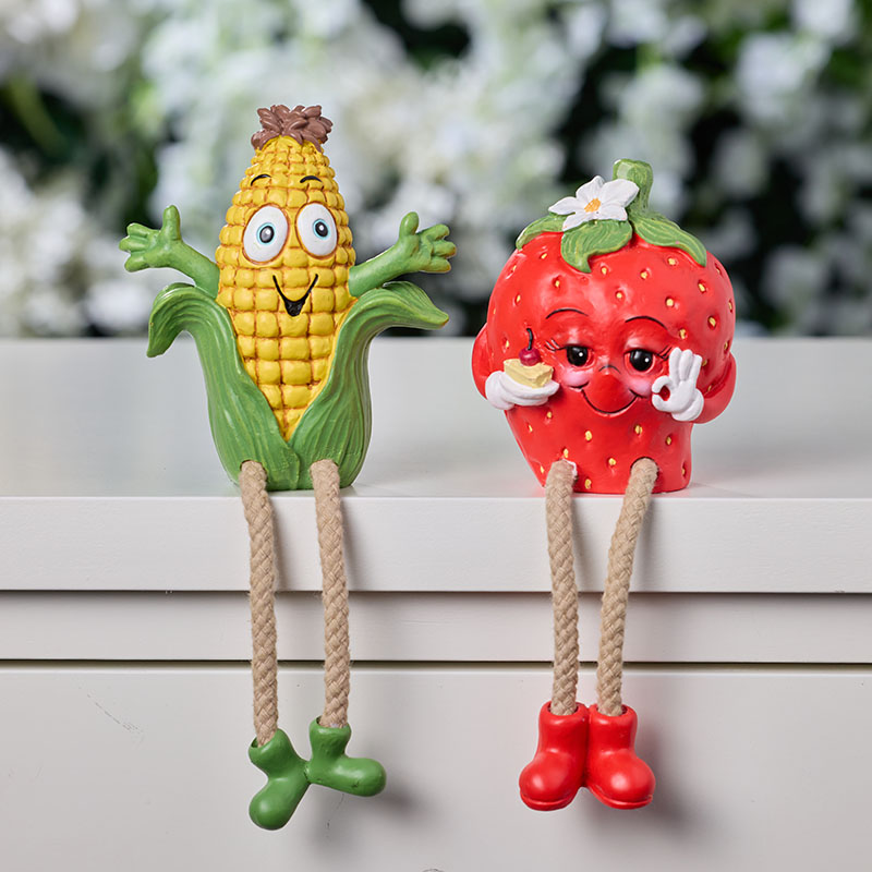 Strawberry Sitter - Cracker Barrel