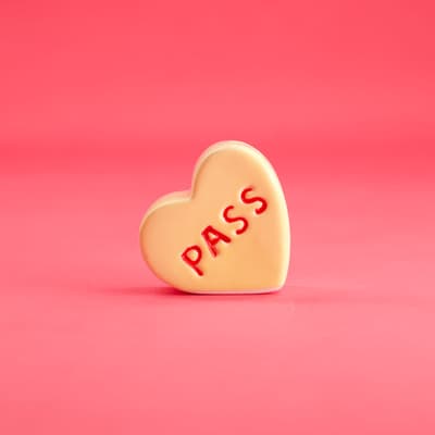 Pass Yellow Heart Mini Pepper Shaker