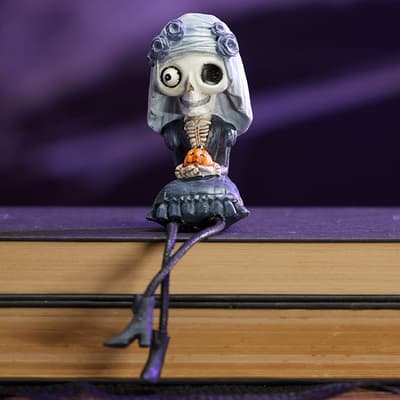 Ghost Bride Sitter
