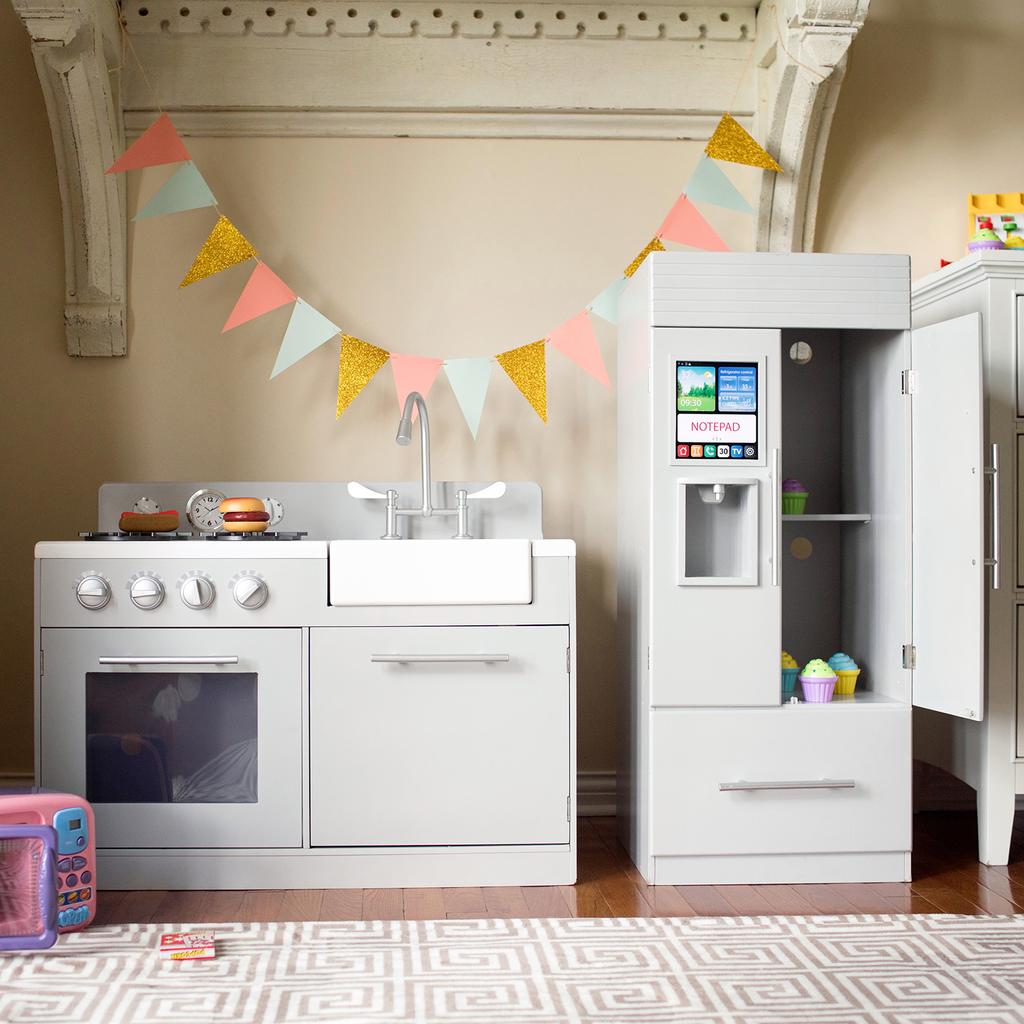 Play kitchen cheap with refrigerator