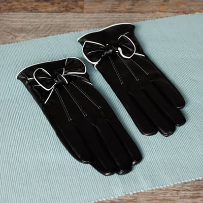 Black Gloves with Ivory Trimmed Black Bow