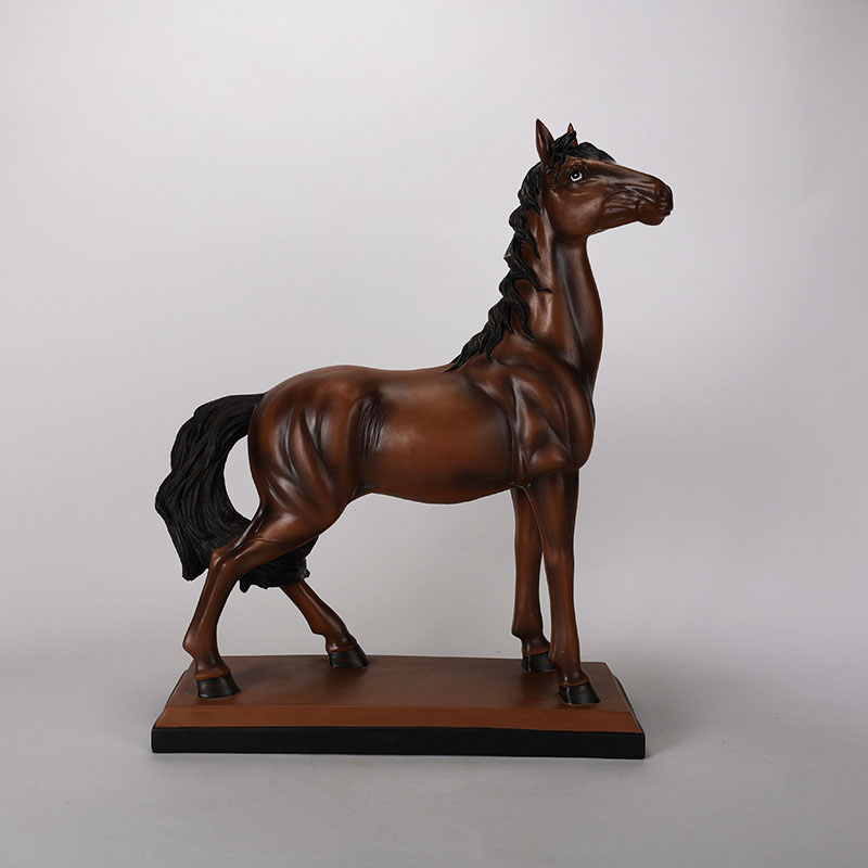 Horse Statue Cracker Barrel   4835ff1c 0dfe 4450 9bc8 4049705a4911