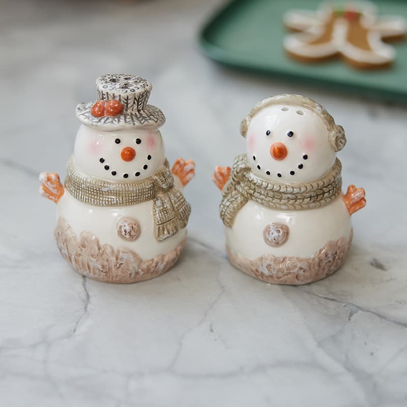 Williams Sonoma Snowman Salt and Pepper Set