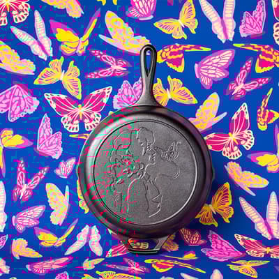 10.25" Dolly Logo Cast Iron Skillet