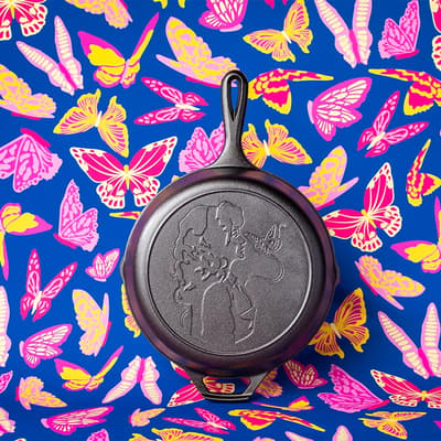 10.25" Dolly Logo Cast Iron Skillet