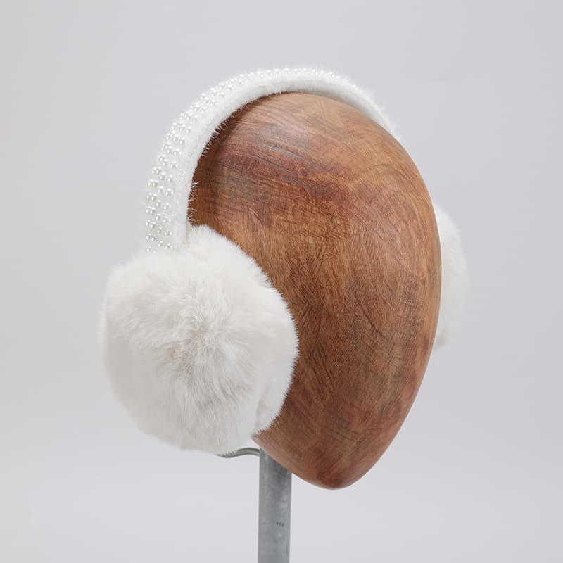 ◇MOLLIOLLI◇ PEANUT fur earmuffs [ivory] Jocelyn_020422_0055_grande.jpg
