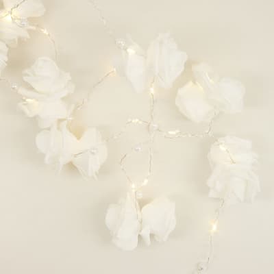 LED Rose And Pearl Garland