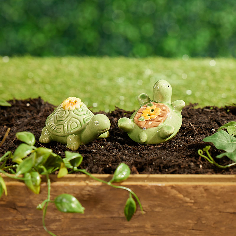 Stoneware Turtle Salt and Pepper Set Cracker Barrel