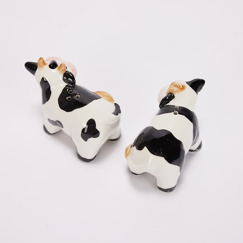 Kissing Cows Salt & Pepper Shakers Magnetic Ceramic Set Farm Farming -  www.