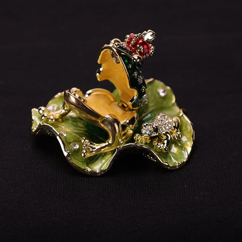 Kirks Folly Frog on a Lily Pad w Swarovski Crystals Sz. 2024 10 NWT Gift Box Made USA