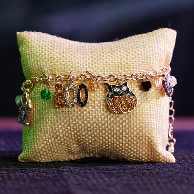 Icon Charm Bracelet - Gold