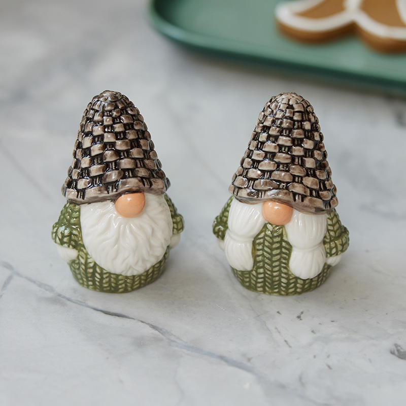 Gnome Salt and Pepper Shaker Set Cracker Barrel