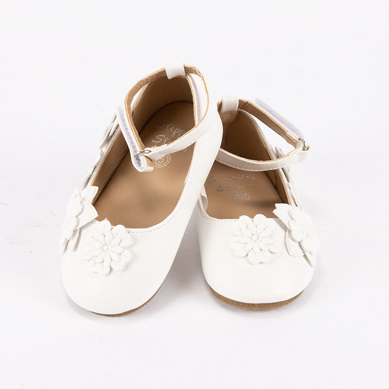 Toddler 3D Floral White Shoes - Cracker Barrel