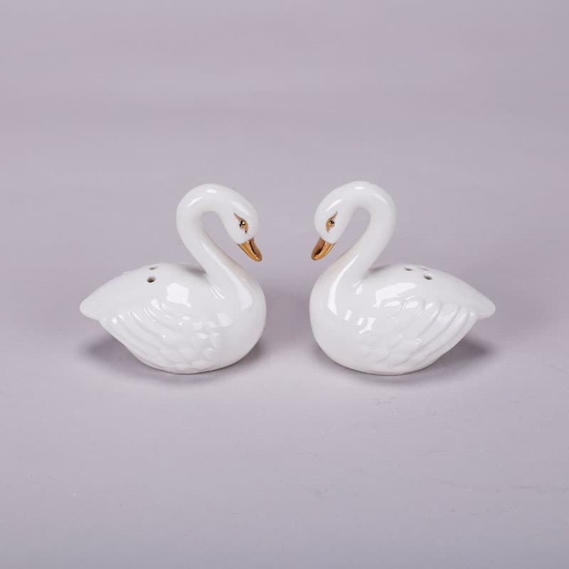 19 Coolest Salt and Pepper Shakers - Design Swan