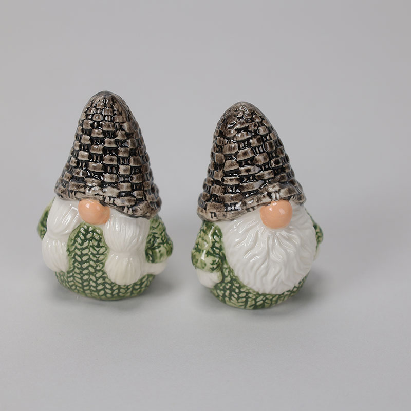 Gnome Salt and Pepper Set Cracker Barrel