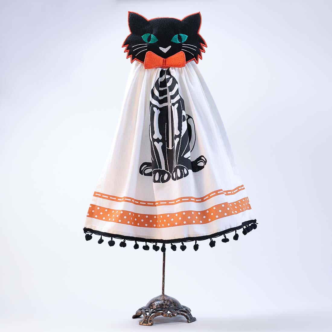 Halloween Cat Hand Towel White