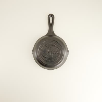 Lodge &reg; 6-1/2'' Cast Iron Skillet