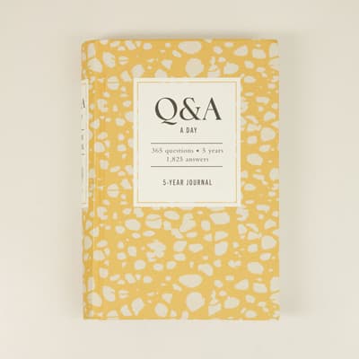Q and A a Day 5-Year Journal