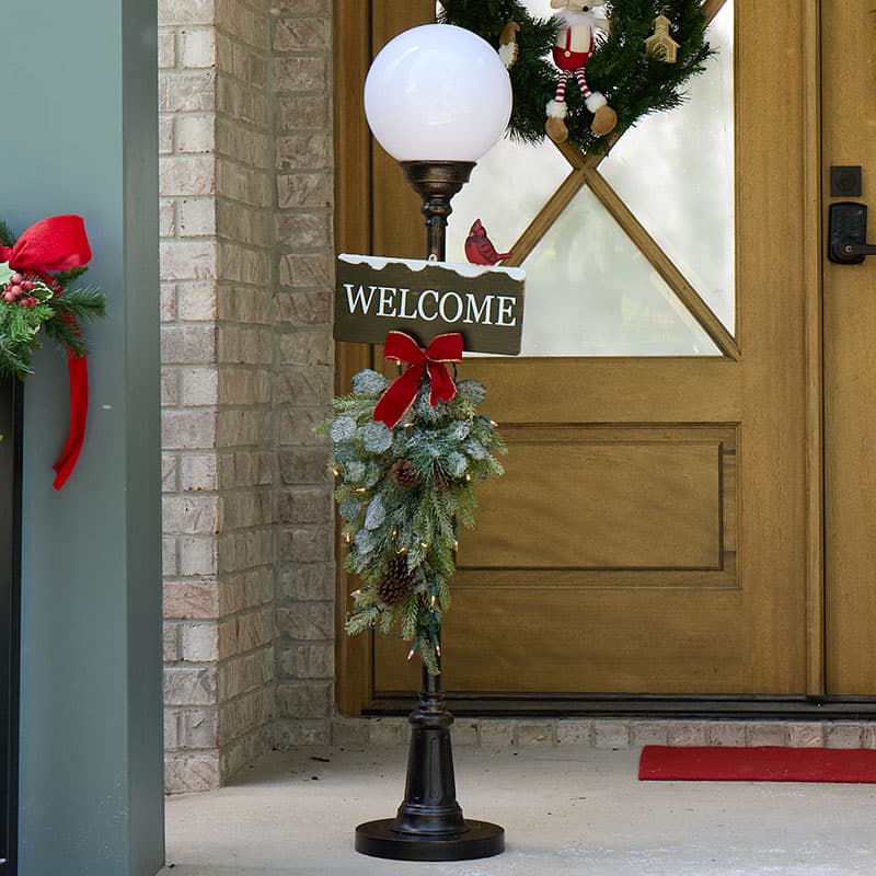 Ceramic Santa and lamp hot post