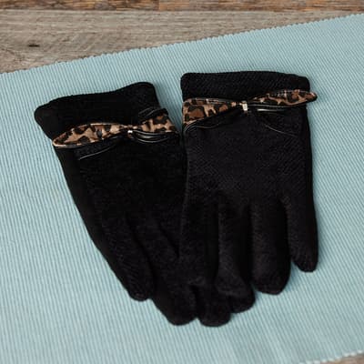 Black Textured Gloves with Leopard Bow