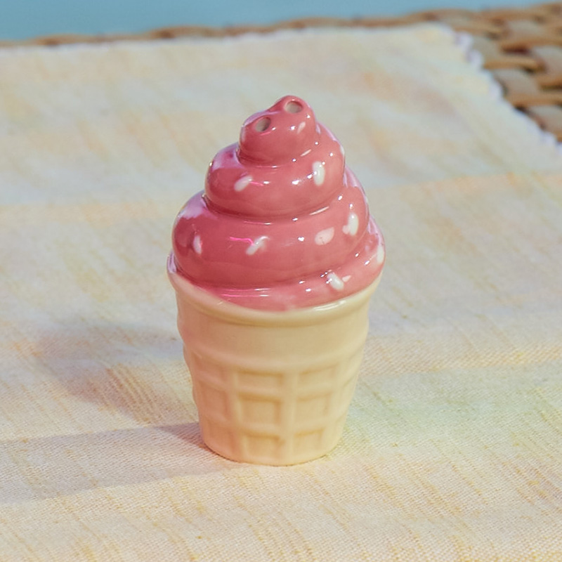 Ice newest Cream Cone Cookie Jar + Matching Salt & Pepper Shakers