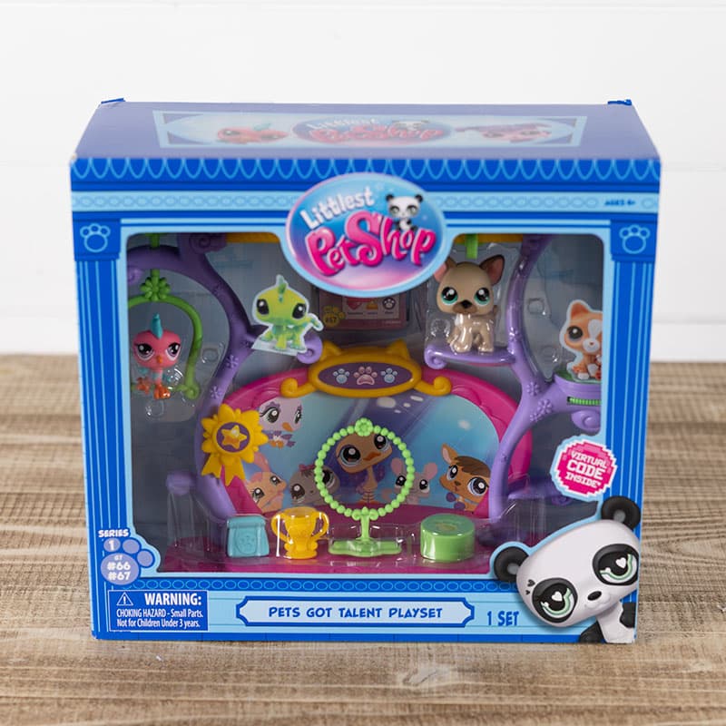 The littlest pet fashion toys