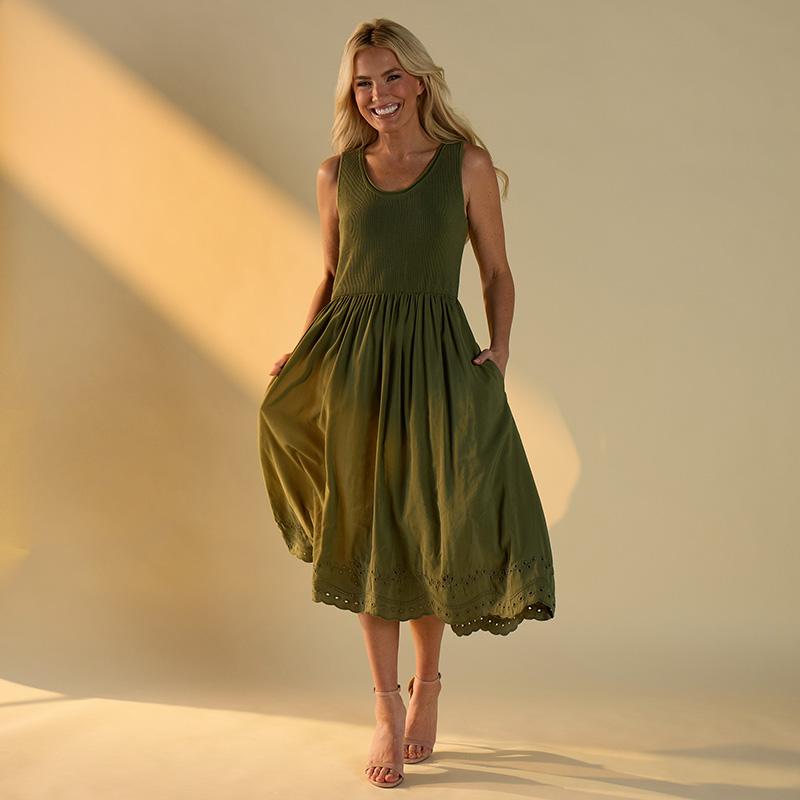 acler green dress PICCADILLY MIDI drop:AW26 RTW DROP 3 The model is 175cm Size:XL/Fit Bust: 40.9