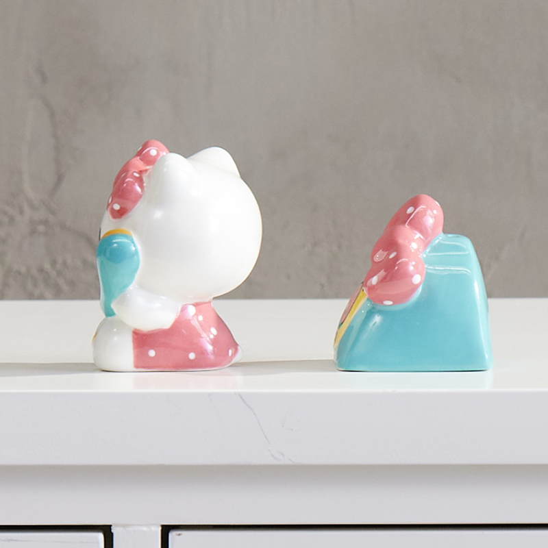 Hello Kitty Phone A Friend Salt and Pepper Shakers - Thumbnail 2