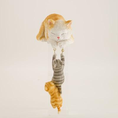 Cat Mom and Kittens Ledge Dangler