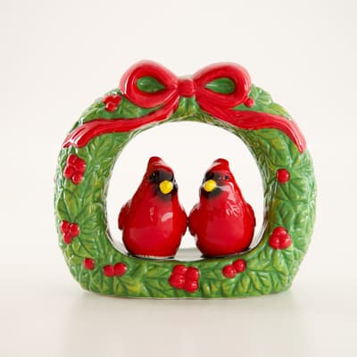 Cardinal Wreath Salt and Pepper Set