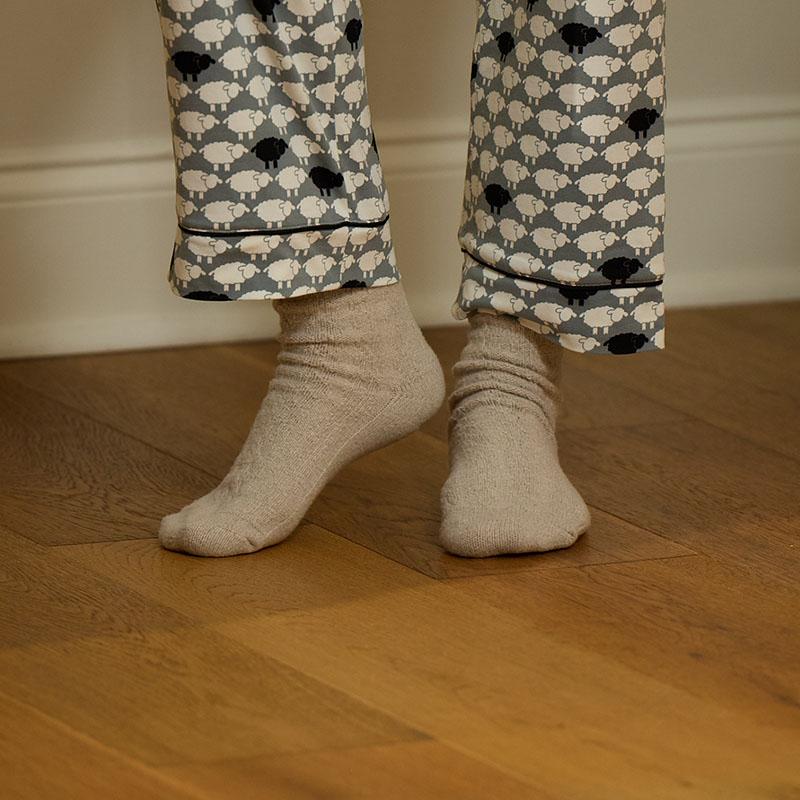 cable knit dress socks color_scotch