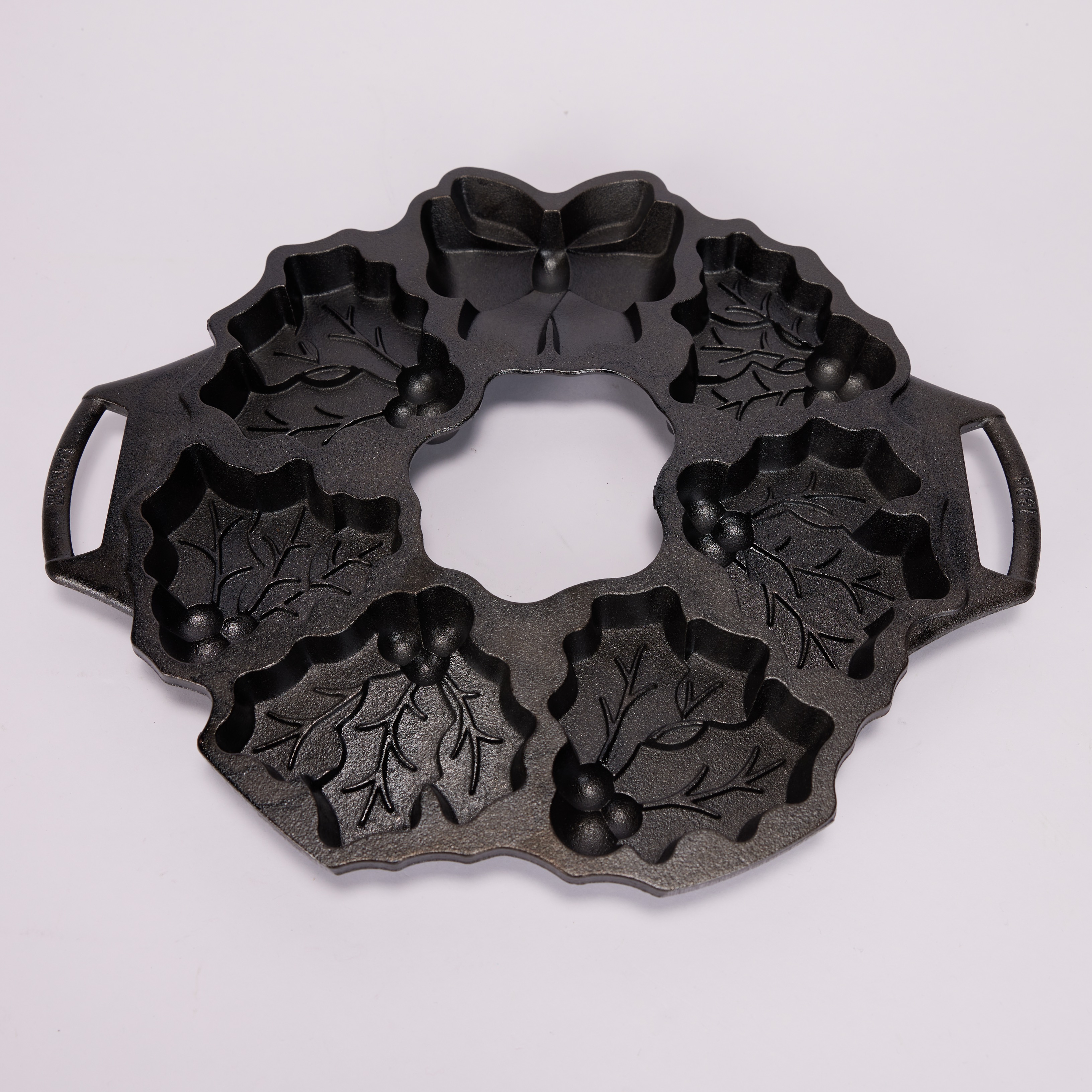 Lodge reg; Enameled Cast Iron Trivet - Cracker Barrel