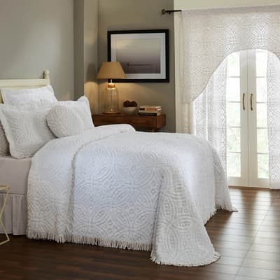 Double Wedding Ring White Tufted Chenille Bedspread - Queen