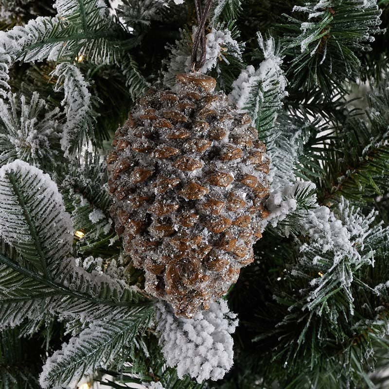 Pine cone decor ideas for Christmas - Chickabug