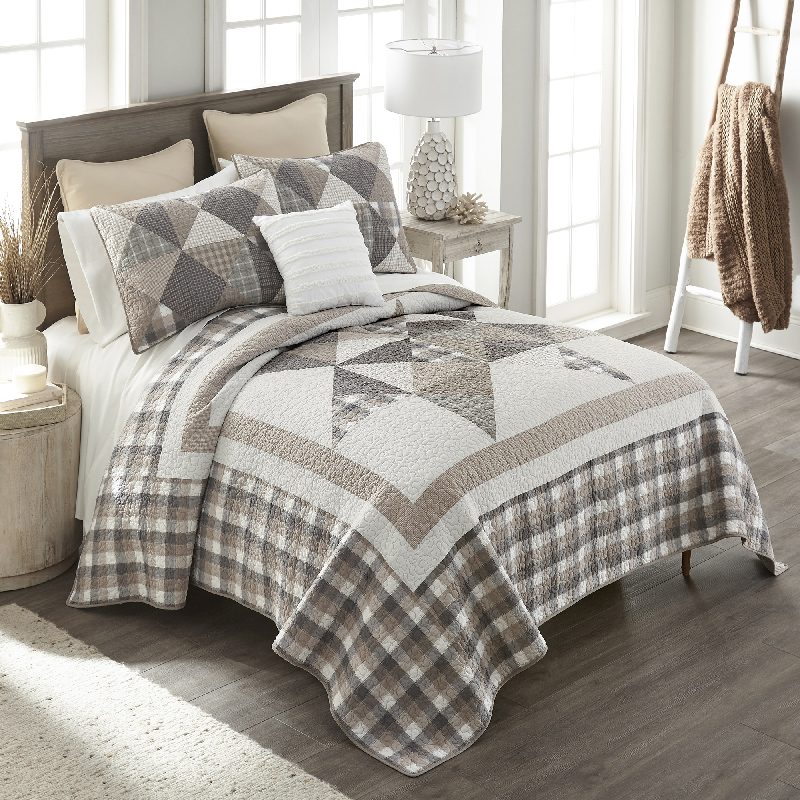 Quilts and Bedding