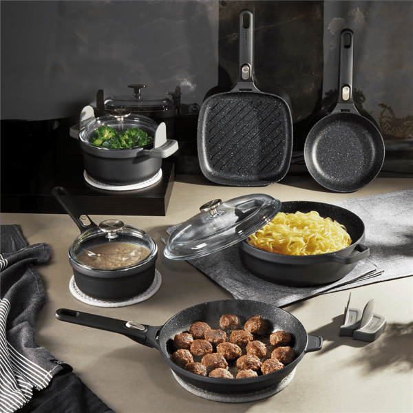 BergHOFF GEM Nonstick  1.9qt. Sauce Pan with Detachable Handle